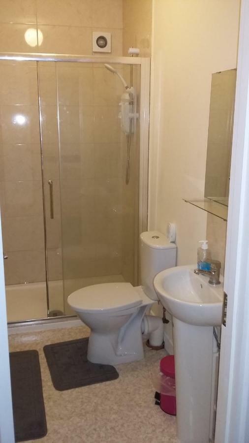 Zweibettzimmer mit Gemeinschaftsbad