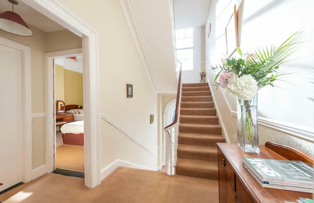 Abbeyleigh House-1