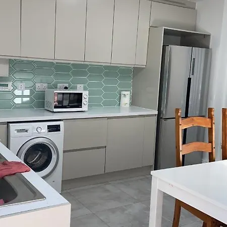 An En-Suite Room Near The City-3