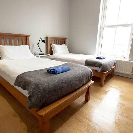 Modern City Centre Rooms-2